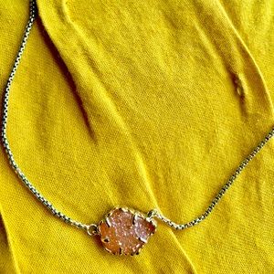 Kendra Scott necklace